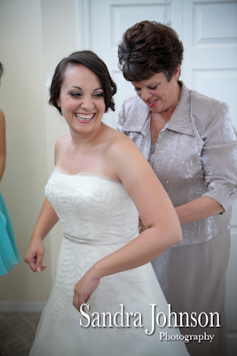 Best Lakeside wedding at Paradise Cove in Orlando, Florida - Wedding photographer - Sandra Johnson (SJFoto.com)
